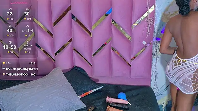 petitelittleebony online show from September 12, 2025, 7:57 pm