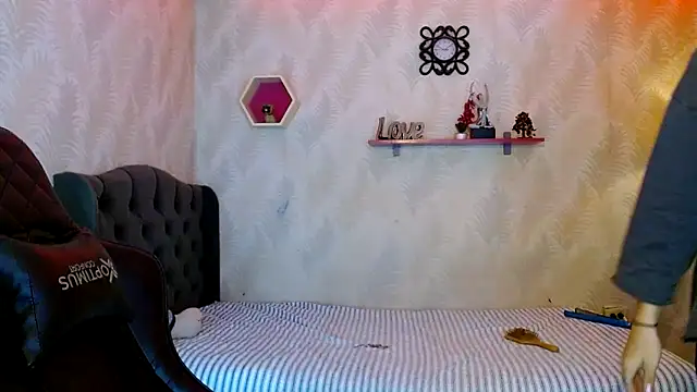 andy bell x online show from October 26, 2025, 2:45 am