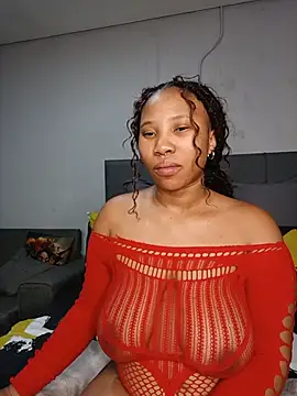 Snapshot of DrippinCaramelCutie chatting on July 18, 2026, 9:34 pm DrippinCaramelCutie online show from July 18, 2026, 9:34 pm
