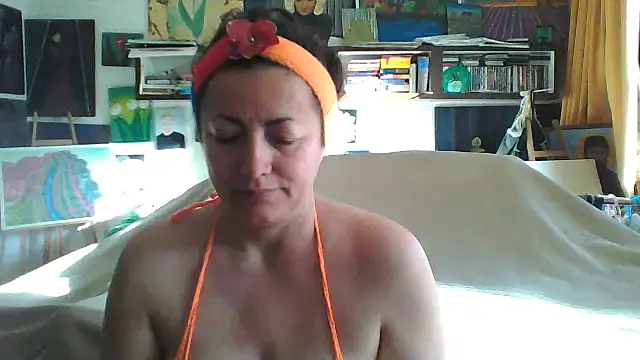 Snapshot of MariaAnaSunshine chatting on October 19, 2025, 7:44 am MariaAnaSunshine online show from October 19, 2025, 7:44 am