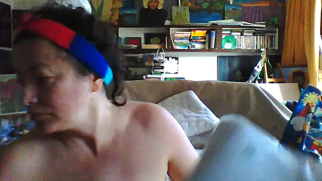 Snapshot of MariaAnaSunshine chatting on October 20, 2025, 11:00 am MariaAnaSunshine online show from October 20, 2025, 11:00 am