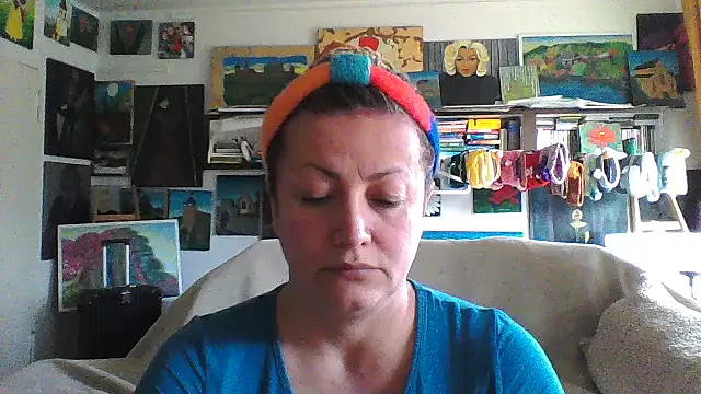 MariaAnaSunshine online show from November 12, 2025, 11:03 am