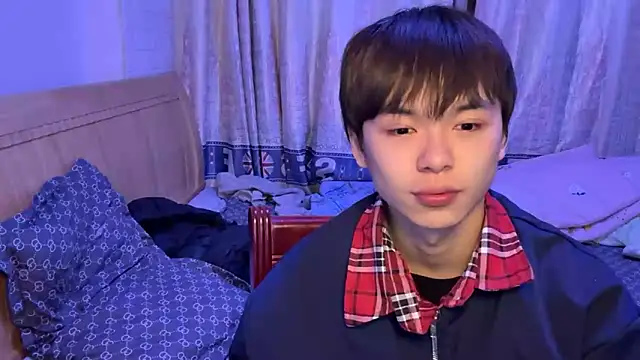 Snapshot of xiaottt1918 chatting on January 14, 2025, 2:43 pm xiaottt1918 online show from January 14, 2025, 2:43 pm