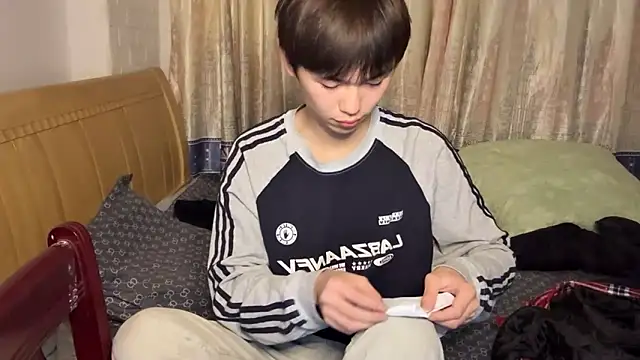 Snapshot of xiaottt1918 chatting on January 6, 2025, 2:03 pm xiaottt1918 online show from January 6, 2025, 2:03 pm