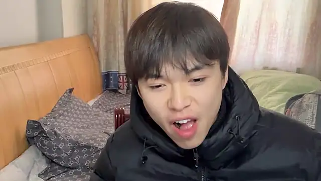 Snapshot of xiaottt1918 chatting on January 6, 2025, 4:47 am xiaottt1918 online show from January 6, 2025, 4:47 am