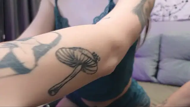 Snapshot of charlie_din chatting on March 4, 2026, 7:10 pm charlie din online show from March 4, 2026, 7:10 pm