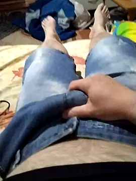 nudistu021 online show from April 22, 2026, 3:41 pm