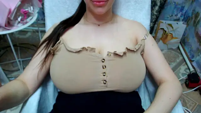 Snapshot of lovelyseu chatting on February 20, 2026, 7:32 am lovelyseu online show from February 20, 2026, 7:32 am