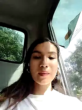 scarlet castro online show from November 1, 2025, 7:52 pm