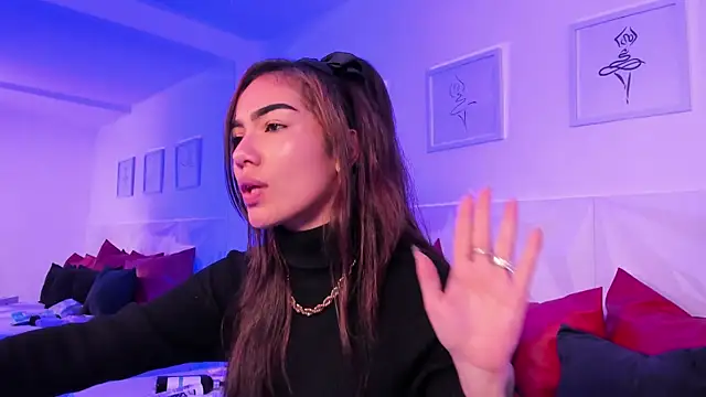 scarlet castro online show from April 16, 2026, 4:41 pm