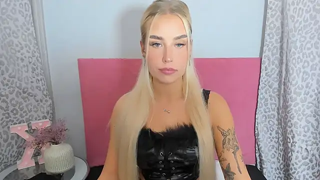 KristyHoney online show from November 14, 2025, 8:12 pm