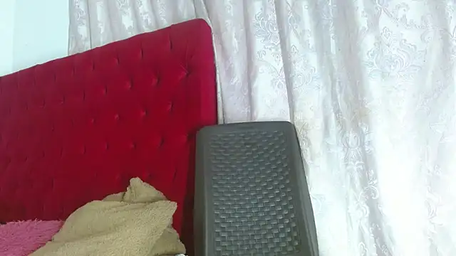 cristinamontiel online show from November 7, 2025, 2:54 pm