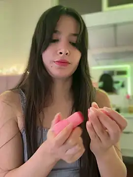 Snapshot of annaharper- chatting on February 22, 2025, 3:01 am annaharper- online show from February 22, 2025, 3:01 am