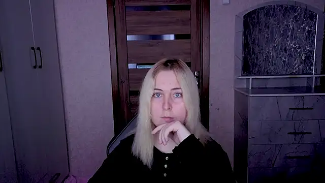 Kristy-Max online show from April 22, 2026, 8:15 pm