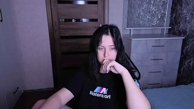 Kristy-Max online show from July 25, 2026, 9:54 pm