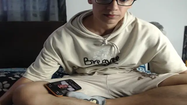 Tobicutee online show from February 11, 2026, 1:00 pm