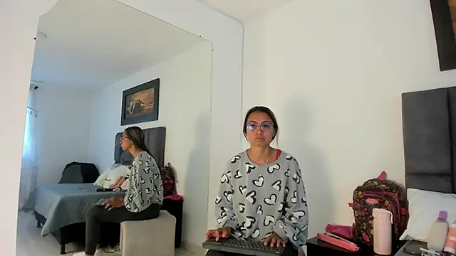 Snapshot of tatiana_valencia chatting on April 26, 2026, 1:41 pm tatiana valencia online show from April 26, 2026, 1:41 pm