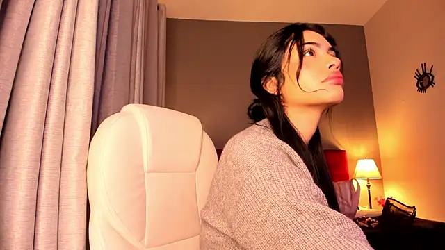 Giovanna oliveira online show from November 15, 2025, 4:05 am