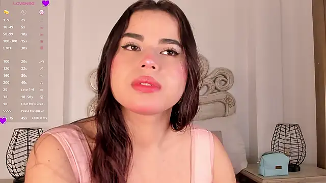 Victoria vallejo  online show from March 21, 2025, 11:33 am