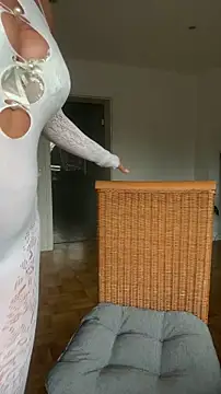 NatiLove35 online show from April 11, 2026, 6:32 am