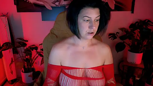 Snapshot of NatiLove35 chatting on February 13, 2026, 5:46 pm NatiLove35 online show from February 13, 2026, 5:46 pm