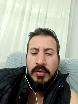 Snapshot of Karizmatikman chatting on April 19, 2026, 7:38 pm Karizmatikman online show from April 19, 2026, 7:38 pm