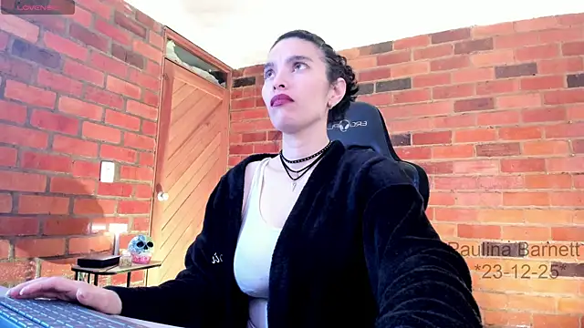 Snapshot of paulinabarnett- chatting on December 23, 2025, 8:57 am paulinabarnett- online show from December 23, 2025, 8:57 am