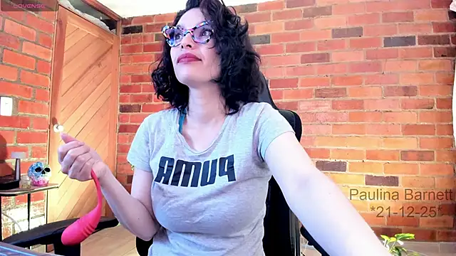 Snapshot of paulinabarnett- chatting on December 22, 2025, 3:17 am paulinabarnett- online show from December 22, 2025, 3:17 am