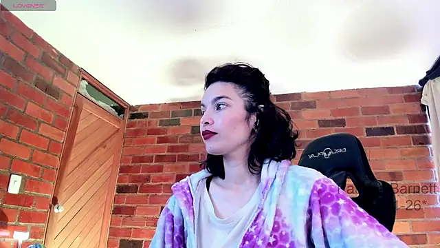 Snapshot of paulinabarnett- chatting on January 11, 2026, 4:25 pm paulinabarnett- online show from January 11, 2026, 4:25 pm