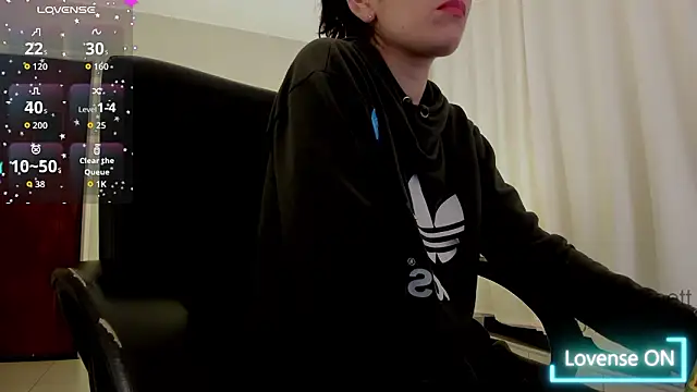 paulinabarnett- online show from March 5, 2026, 3:25 am