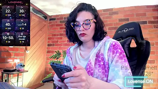 Snapshot of paulinabarnett- chatting on January 8, 2026, 2:50 am paulinabarnett- online show from January 8, 2026, 2:50 am