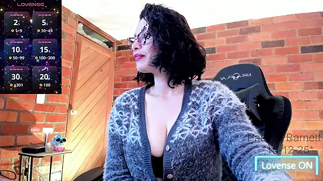 Snapshot of paulinabarnett- chatting on December 15, 2025, 5:02 am paulinabarnett- online show from December 15, 2025, 5:02 am