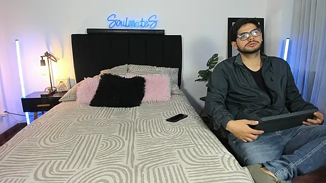 Snapshot of -soulmate-s chatting on November 12, 2025, 1:26 pm -soulmate-s online show from November 12, 2025, 1:26 pm