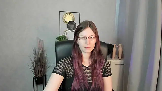 emmaxDelight online show from April 13, 2026, 5:22 am