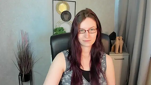 emmaxDelight online show from May 28, 2026, 5:26 am