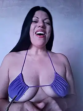 Snapshot of Paulitta- chatting on February 8, 2026, 12:14 pm Paulitta- online show from February 8, 2026, 12:14 pm