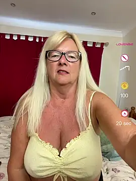 Foxy-Lucy online show from June 4, 2026, 5:50 pm