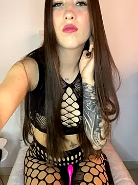  Luuna online show from November 12, 2025, 3:27 pm