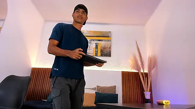 zander 2120 online show from November 10, 2025, 1:49 pm