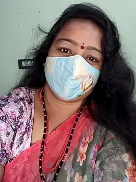 neelu-hoty online show from October 25, 2025, 8:02 am