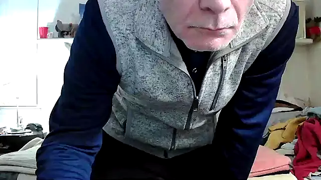 Hand69someguy online show from December 3, 2025, 1:17 am