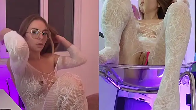 Snapshot of Angele_wrz chatting on February 6, 2025, 8:34 pm Angele wrz online show from February 6, 2025, 8:34 pm