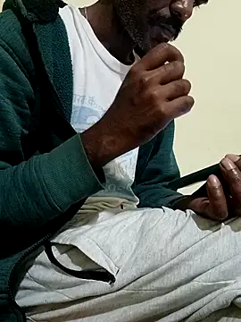 Chocolate stud10 online show from February 15, 2026, 7:02 pm