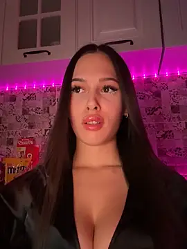 EricaWalls online show from March 5, 2025, 8:00 pm