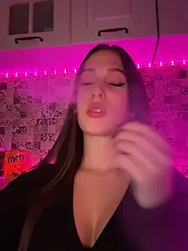 EricaWalls online show from February 18, 2025, 10:47 pm