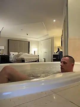 PeytonJohnn online show from December 4, 2025, 9:08 am