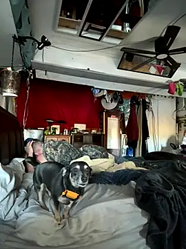 PeytonJohnn online show from December 1, 2025, 4:08 pm