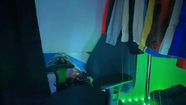 PeytonJohnn online show from November 6, 2025, 1:42 am