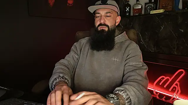 axxelrich  online show from December 20, 2025, 5:43 am