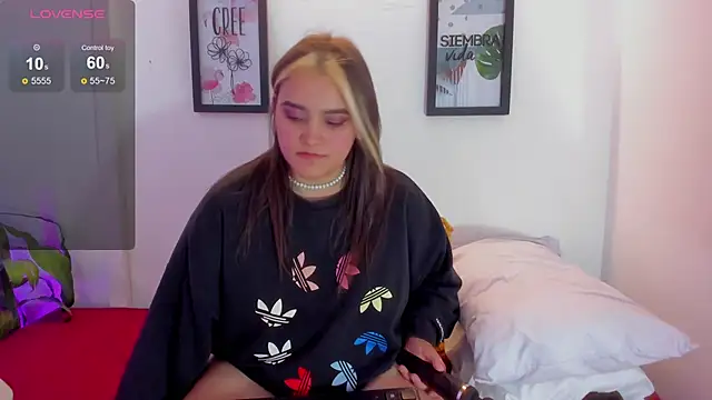 Snapshot of katy_giil chatting on February 27, 2025, 2:54 pm katy giil online show from February 27, 2025, 2:54 pm